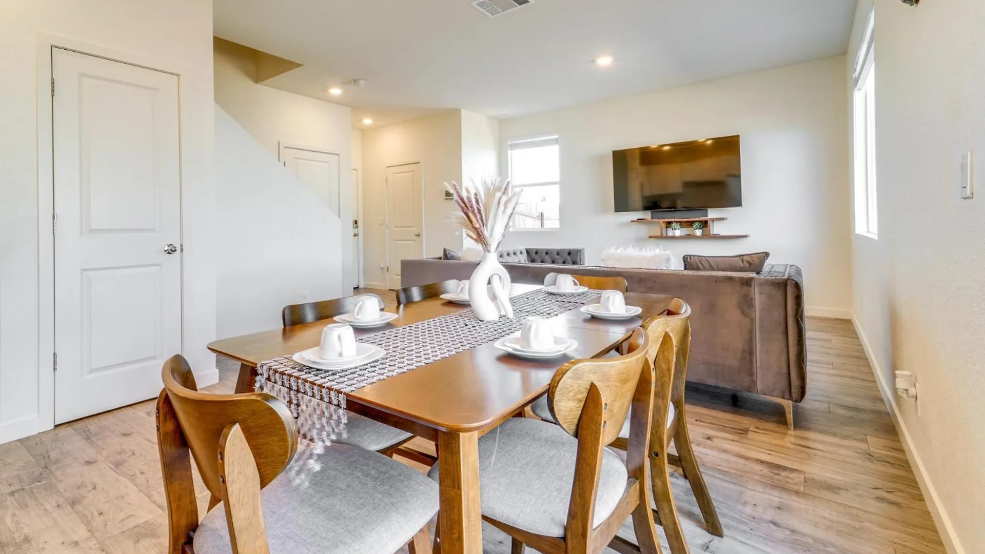 Modern Reno Vacation Home Easy Access To Nature Holiday home