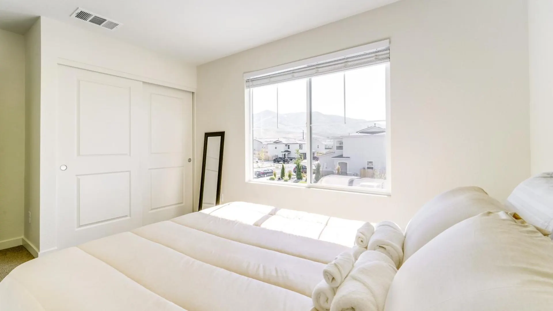 Modern Reno Vacation Home Easy Access To Nature Holiday home